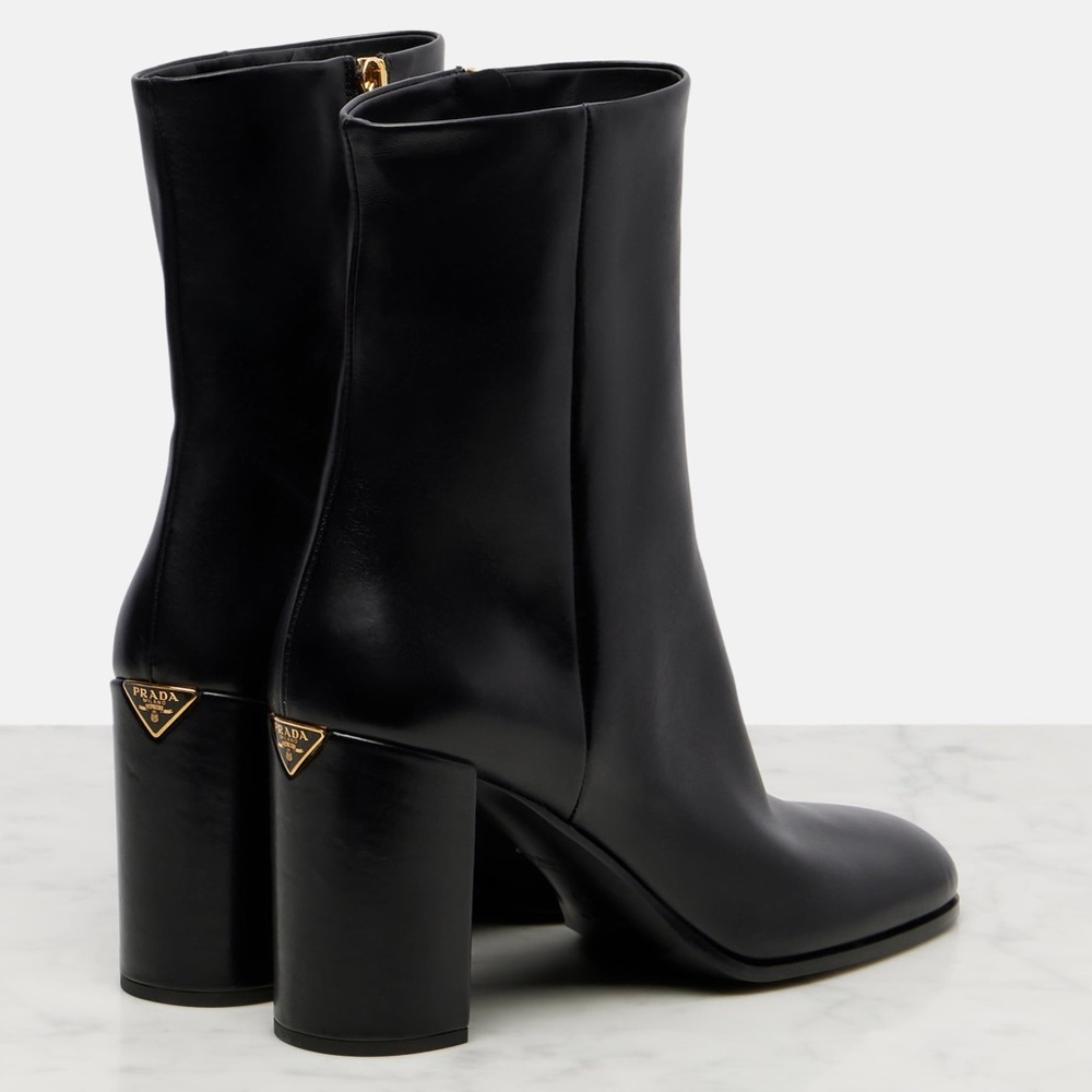 Prada 85 Leather Ankle Boots Booties in Black - 37 - NWOB